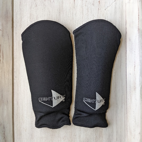 Century Martial Arts Shin/Arm Pads/Guards size Small Unisex - Picture 3 of 7